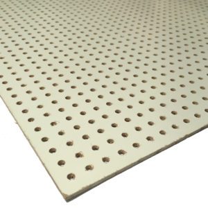 MASONIT PERF. VIT 60,5X122,5 CM